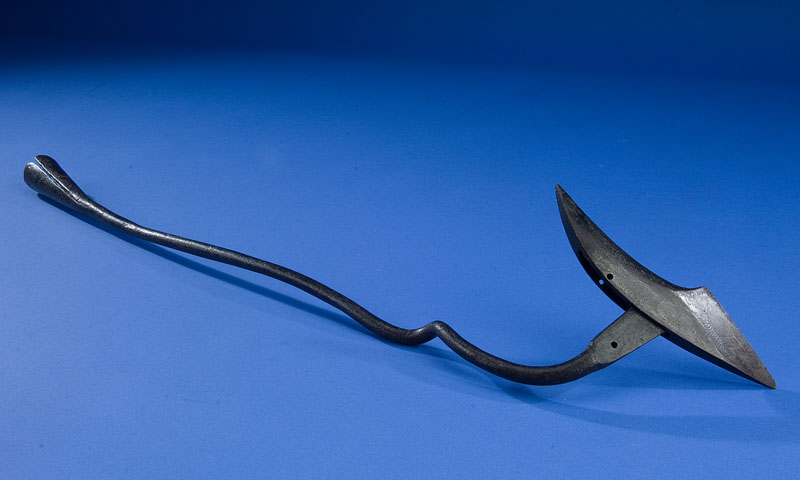 Bent toggle harpoon. http://americanhistory.si.edu/onthewater/collection/AG_056237.html