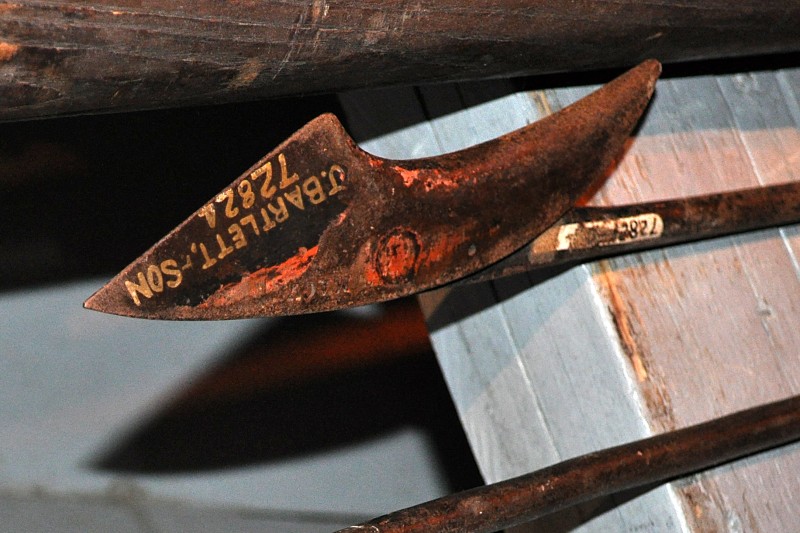 Standard improved toggle head. http://americanhistory.si.edu/onthewater/collection/TR_072824.html